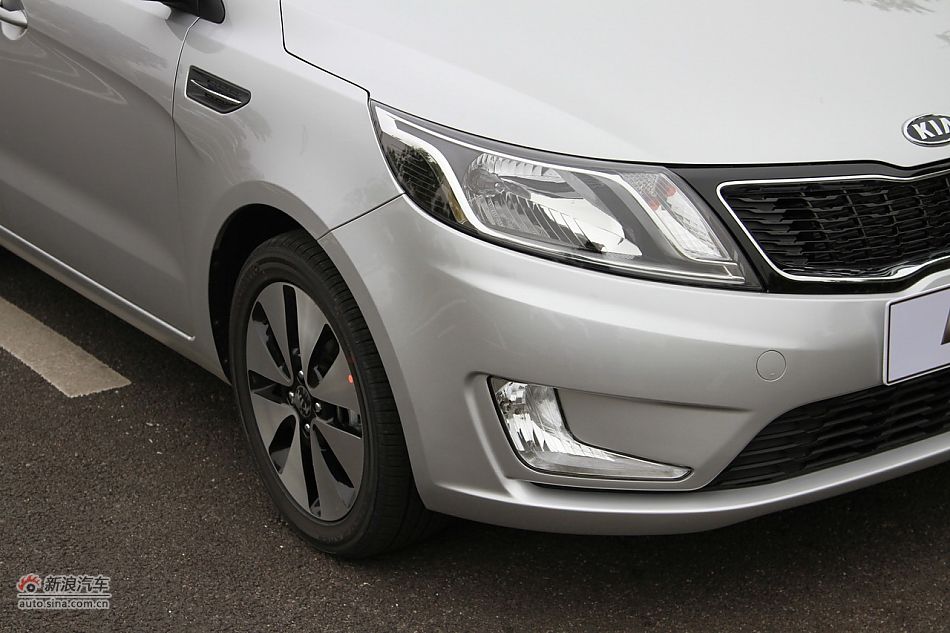 2012款东风悦达起亚K2 1.6L自动Premium两厢