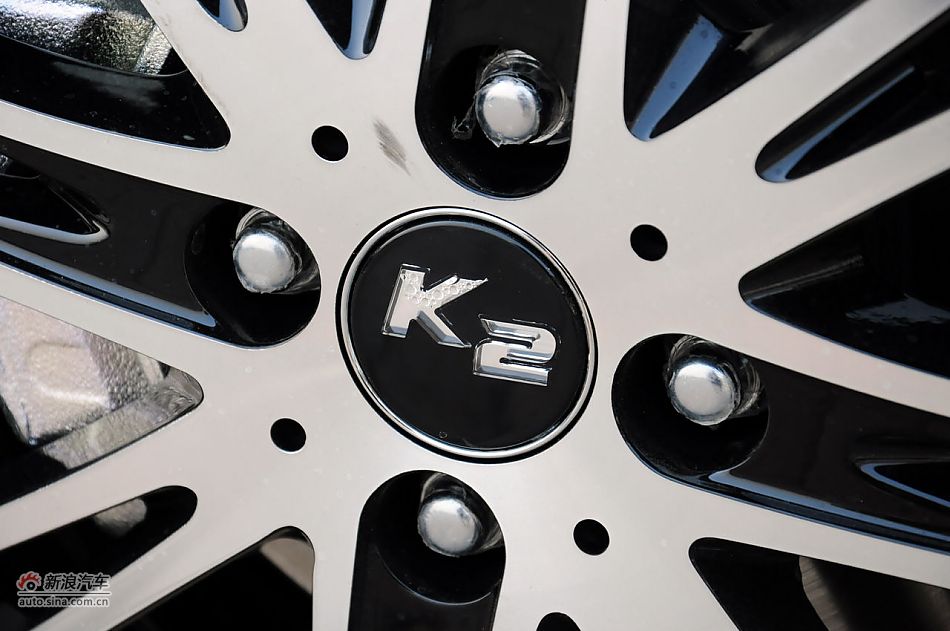 2012款起亚K2两厢实拍