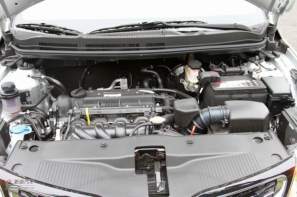 2012款东风悦达起亚K2 1.6L自动Premium两厢