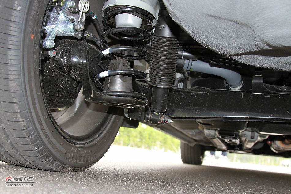 2012款东风悦达起亚K2 1.6L自动Premium两厢