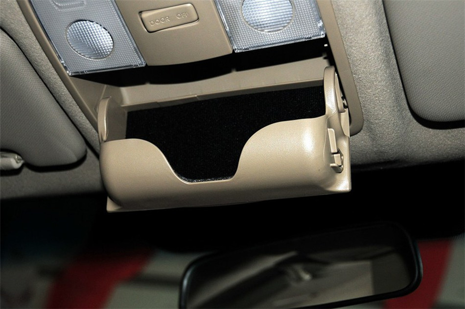 起亚K2 2012款 三厢1.4L MT GLS 纪念版 空间