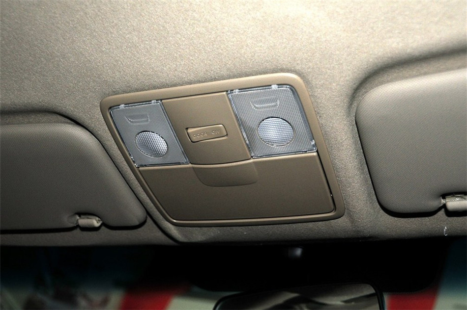 起亚K2 2012款 三厢1.4L MT GLS 纪念版 空间