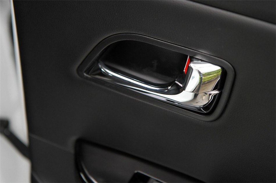 起亚K2 两厢 2012款 1.6L AT Premium 空间