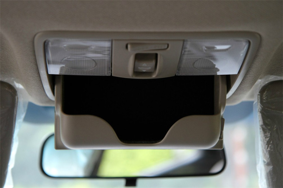 起亚K2 两厢 2012款 1.6L AT Premium 空间