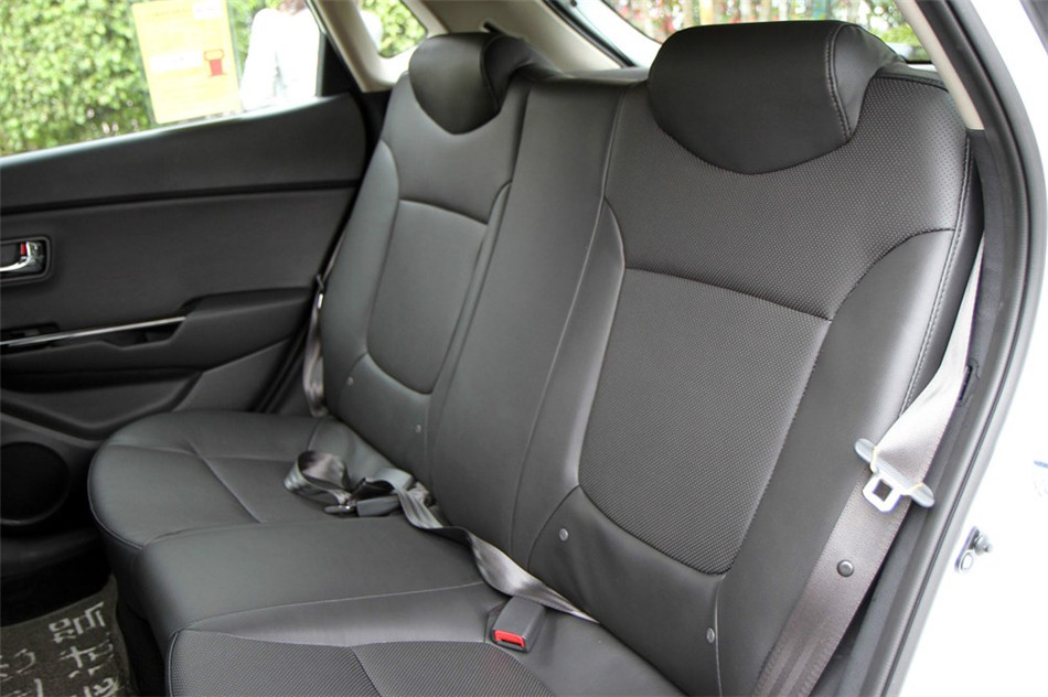 起亚K2 两厢 2012款 1.6L AT Premium 空间