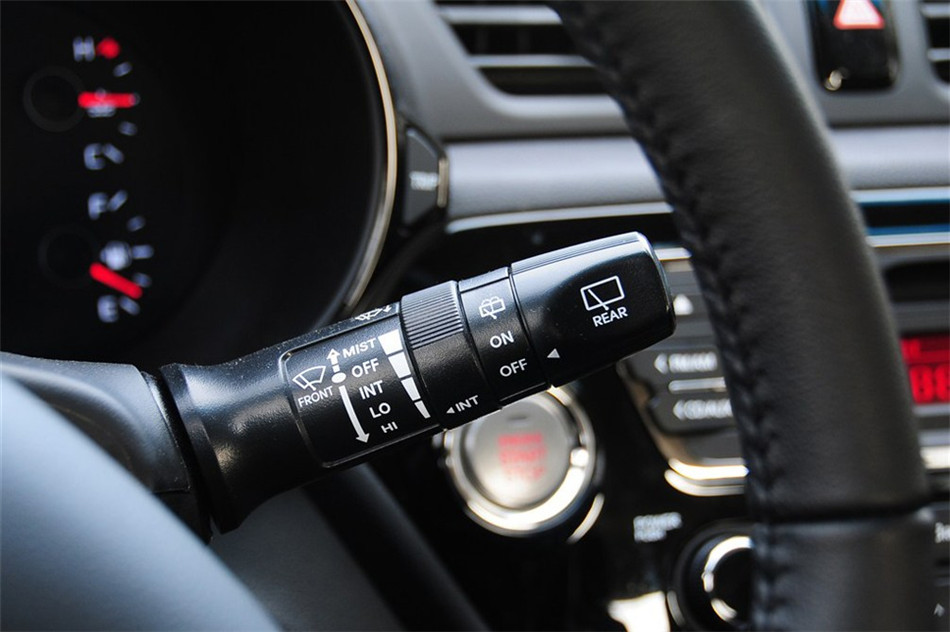 K2  2012 1.6L AT Premium 