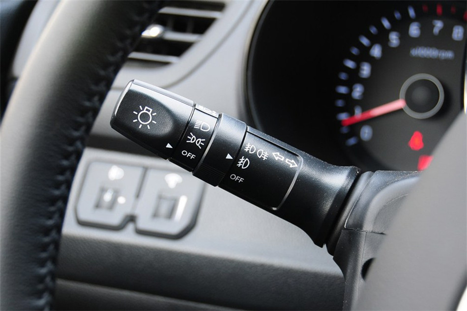 K2  2012 1.6L AT Premium 