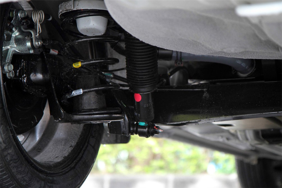 起亚K2 2012款 两厢1.6L AT Premium 引擎底盘