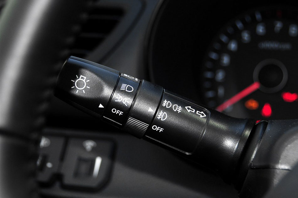 2015  1.6L AT Premium 