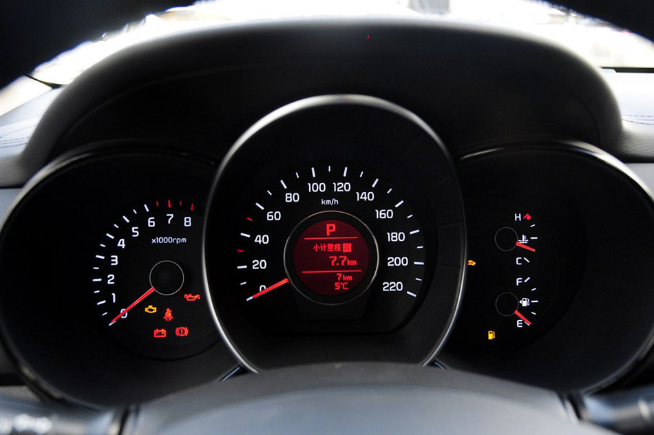 2015款 三厢 1.6L AT Premium 内饰