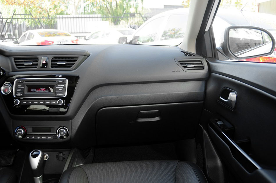 2015款 三厢 1.6L AT Premium 内饰