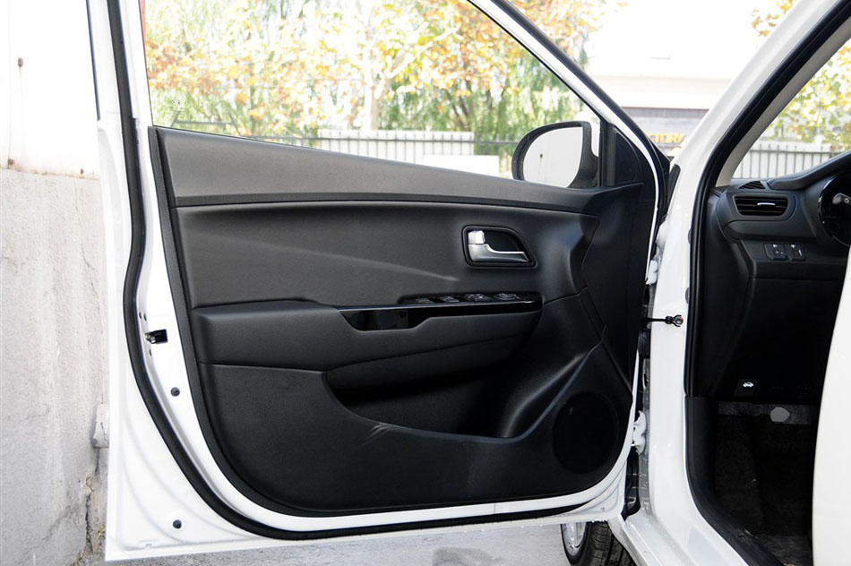 2015  1.6L AT Premium οռ