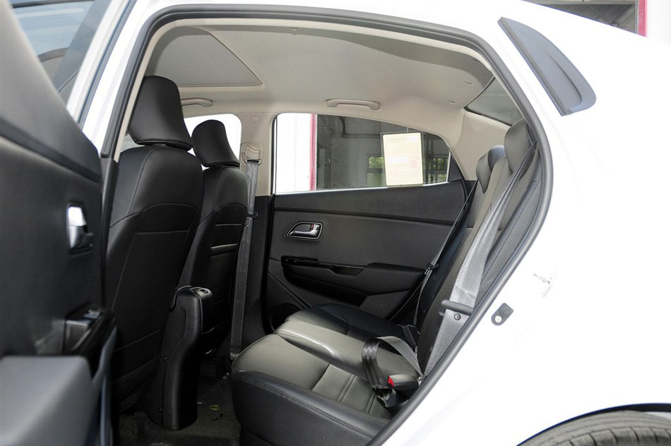 2015  1.6L AT Premium οռ