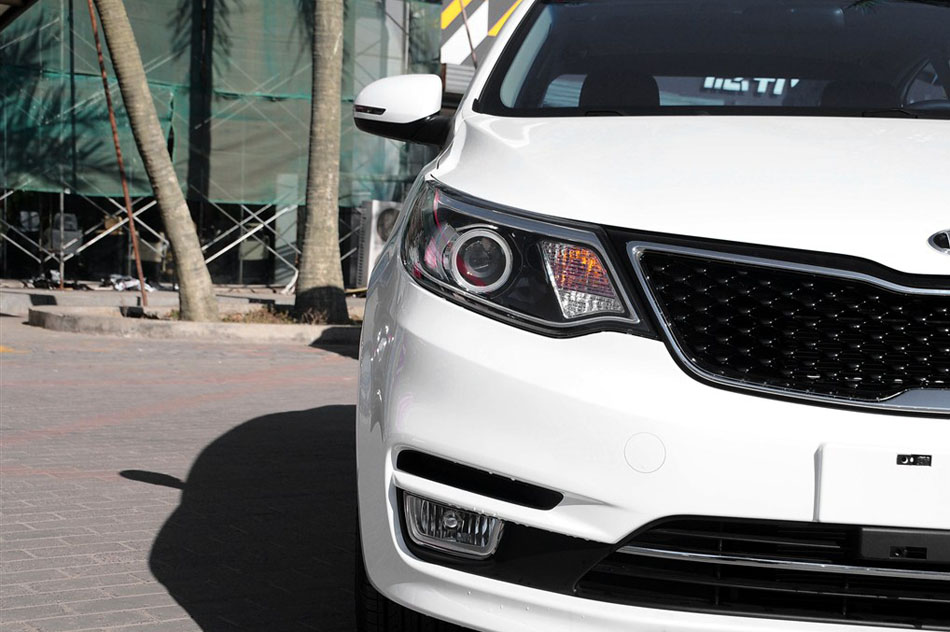 2015款 三厢 1.6L AT Premium 细节