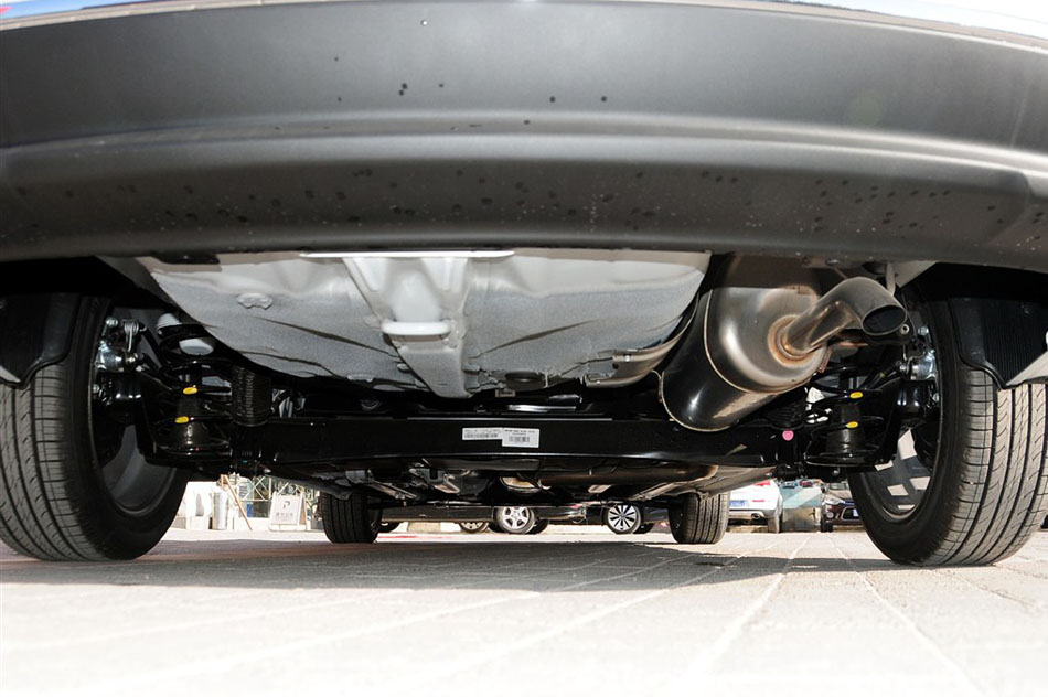 2015  1.6L AT Premium 