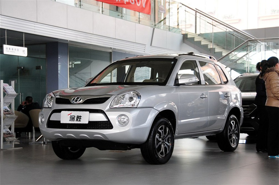 2013款途胜2.0L两驱手动时尚型