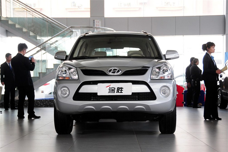 2013款途胜2.0L两驱手动时尚型