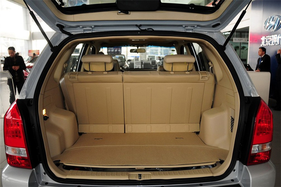 2013款途胜2.0L两驱手动时尚型