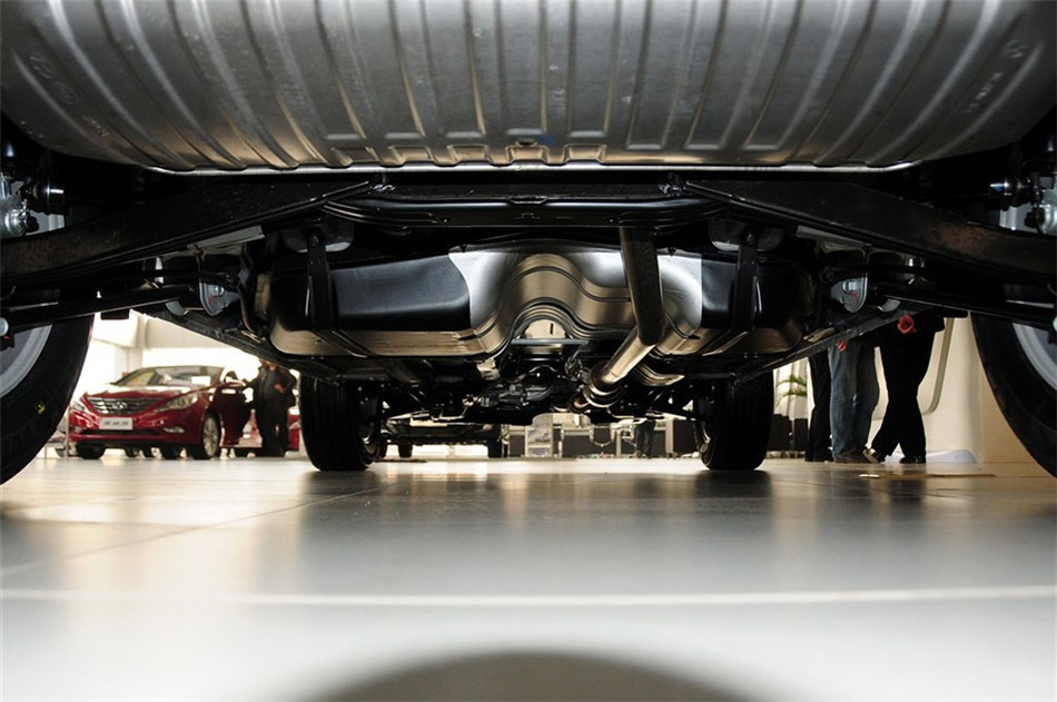 2013款途胜2.0L两驱手动时尚型