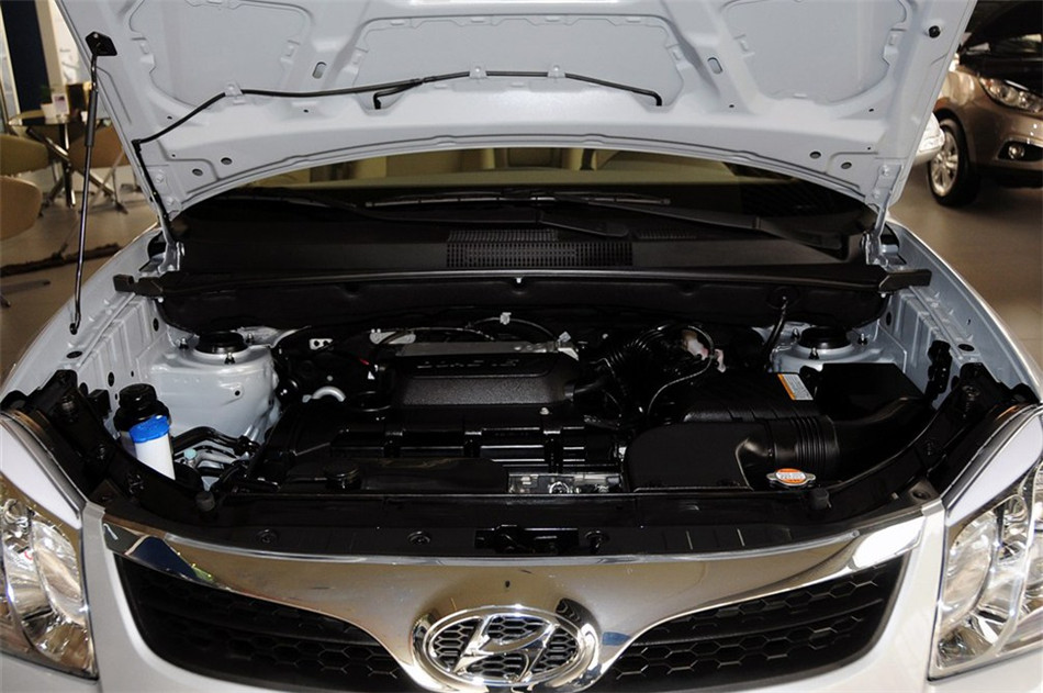 2013款途胜2.0L两驱手动时尚型