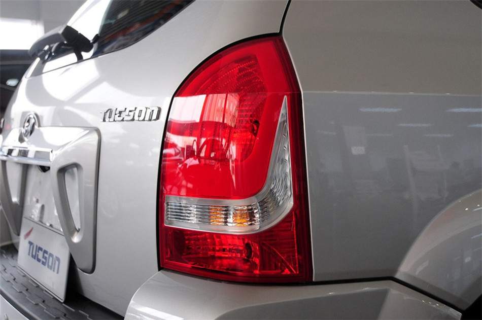 2013款途胜2.0L两驱手动时尚型