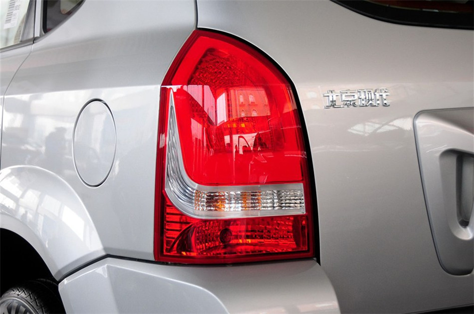 2013款途胜2.0L两驱手动时尚型