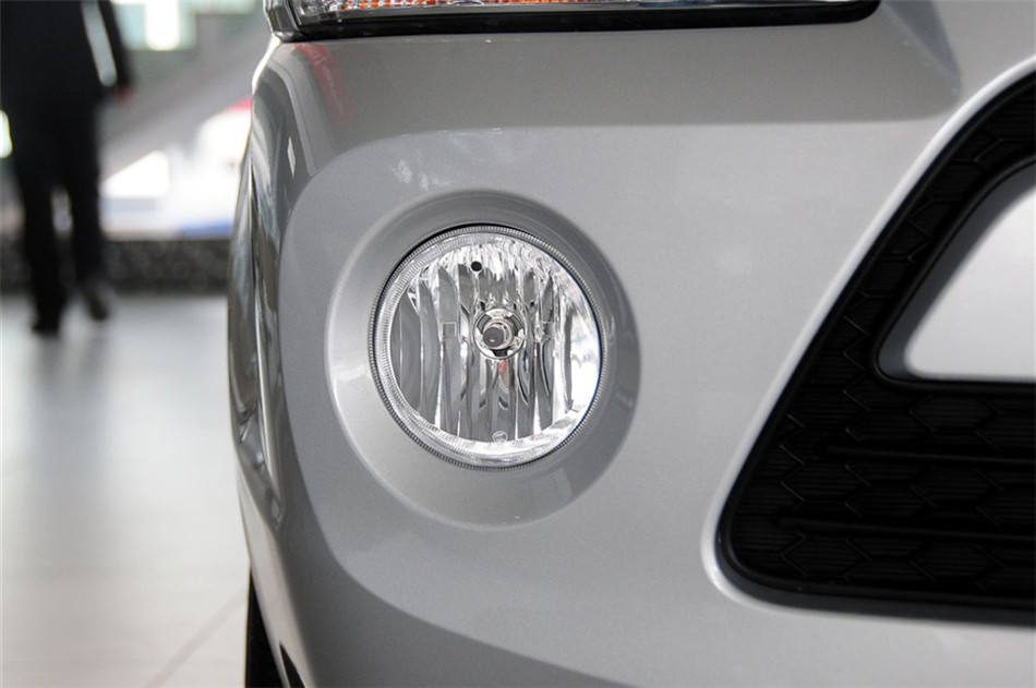 2013款途胜2.0L两驱手动时尚型