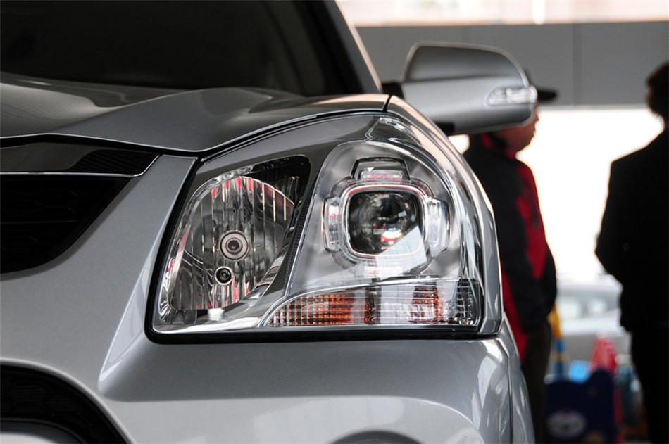 2013款途胜2.0L两驱手动时尚型