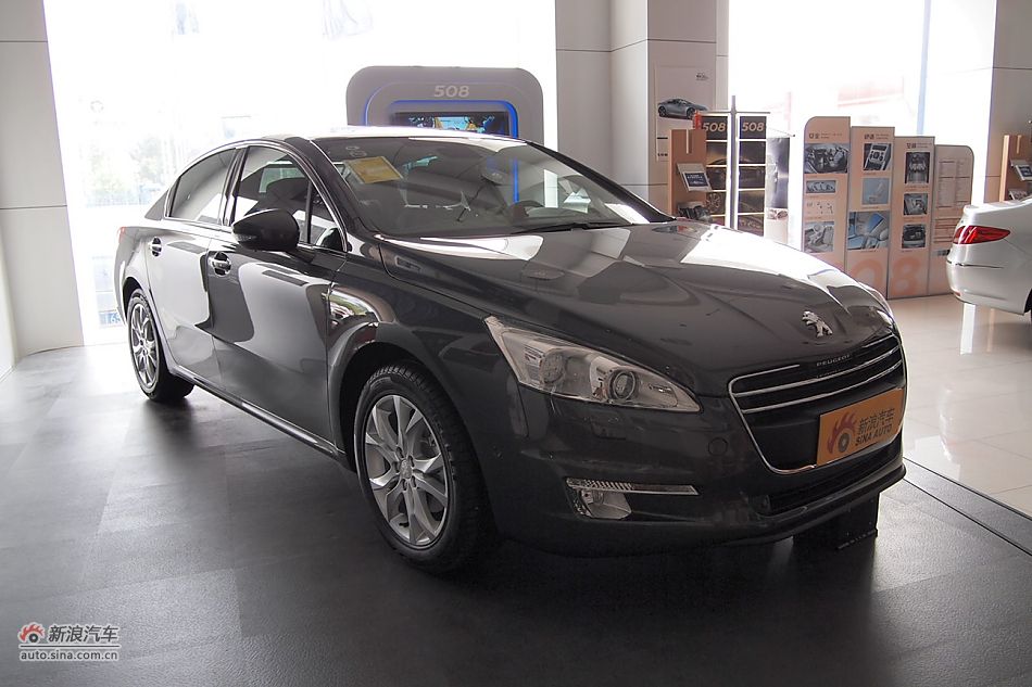 东风标致508 2.3L自动旗舰型