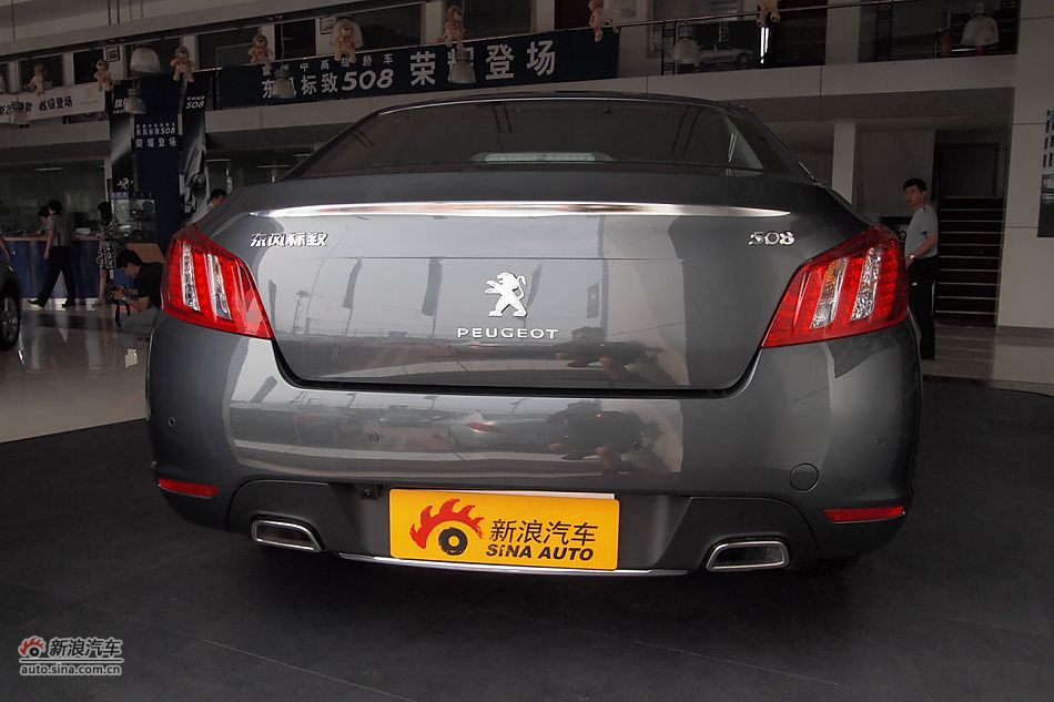 东风标致508 2.3L自动旗舰型