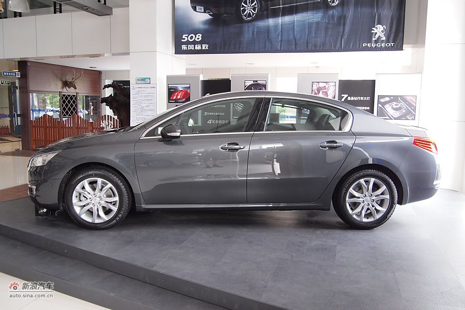 东风标致508 2.3L自动旗舰型