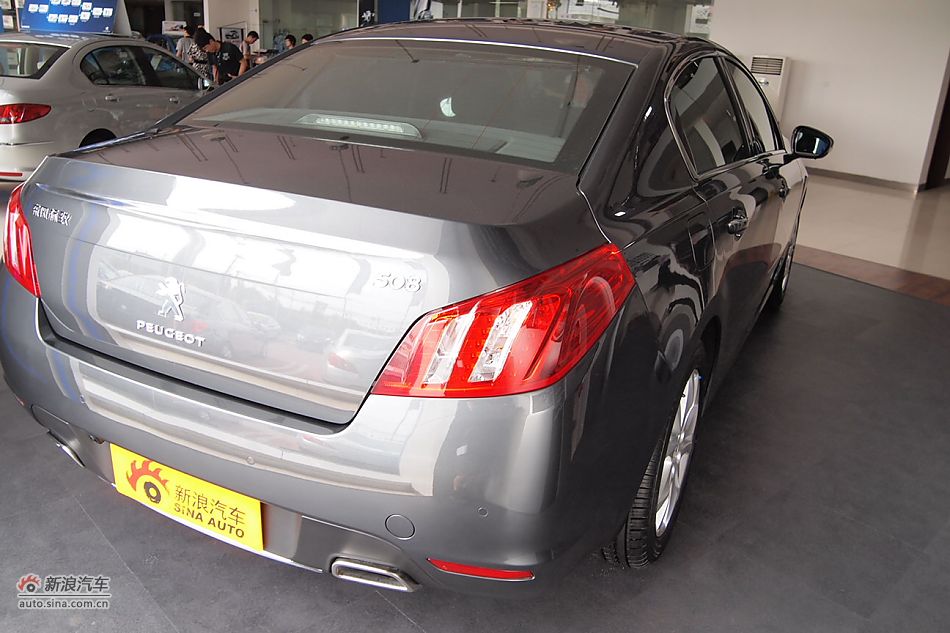 东风标致508 2.3L自动旗舰型