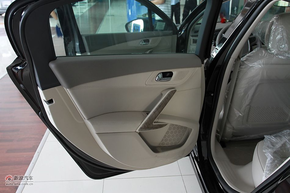 2011款标致508 2.3L自动豪华版