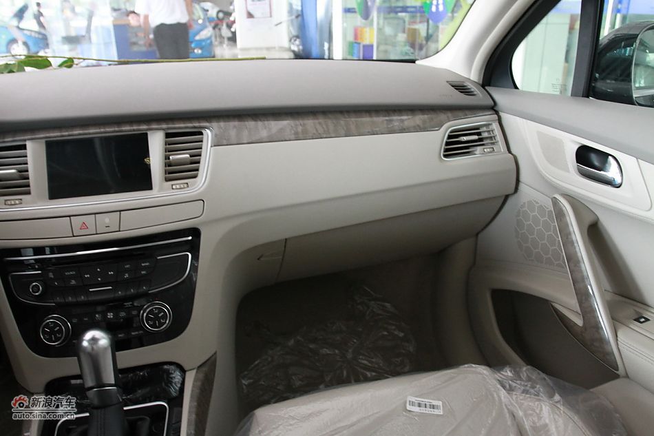 2011款标致508 2.3L自动豪华版