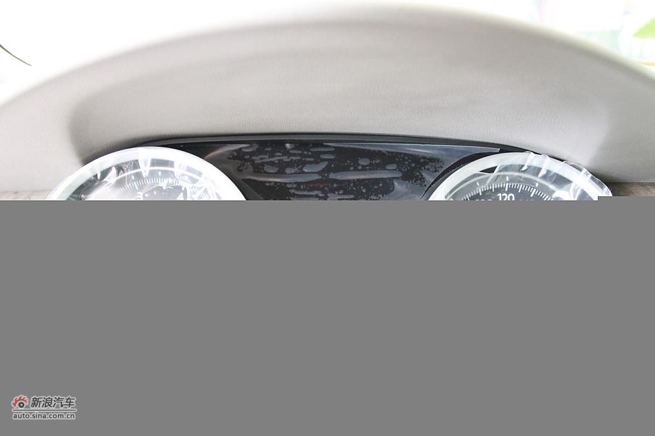 2011款标致508 2.3L自动豪华版