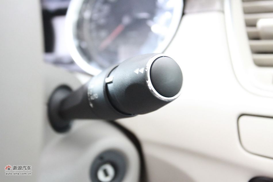 2011款标致508 2.3L自动豪华版