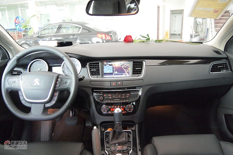 东风标致508 2.3L自动旗舰型