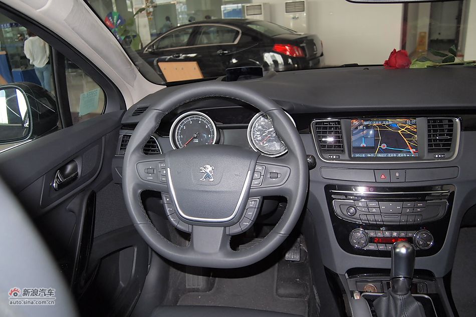 东风标致508 2.3L自动旗舰型