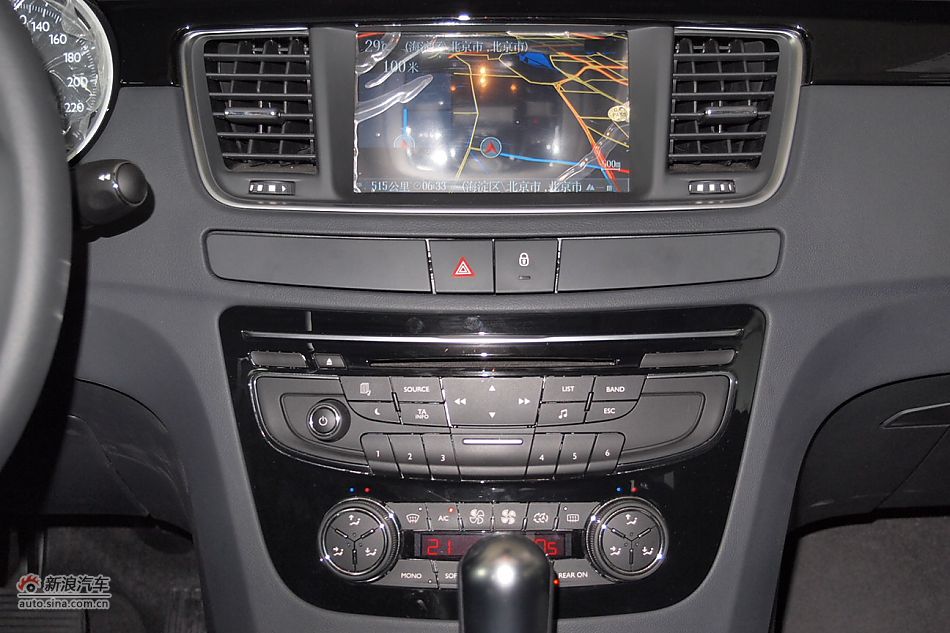 东风标致508 2.3L自动旗舰型