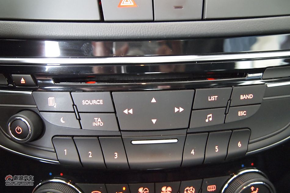 东风标致508 2.3L自动旗舰型