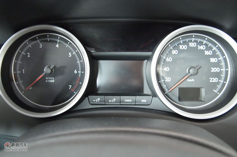 东风标致508 2.3L自动旗舰型