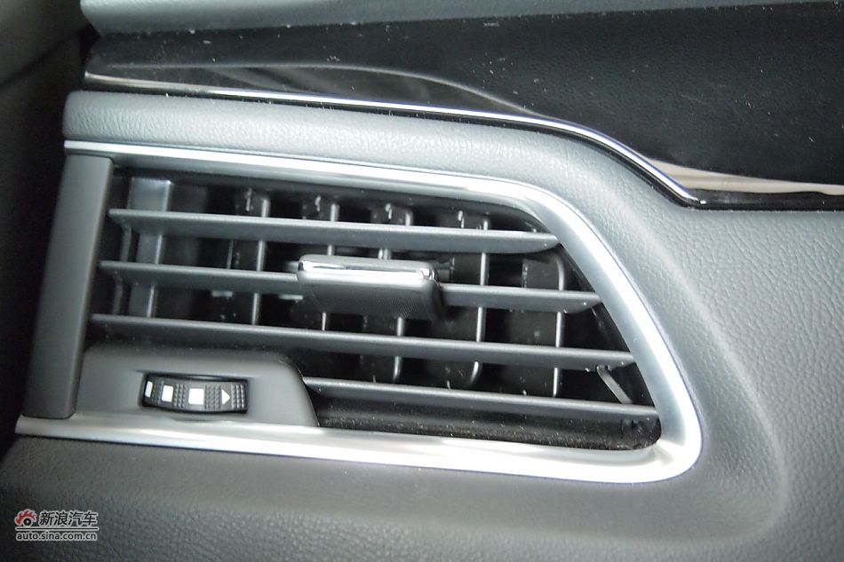 东风标致508 2.3L自动旗舰型