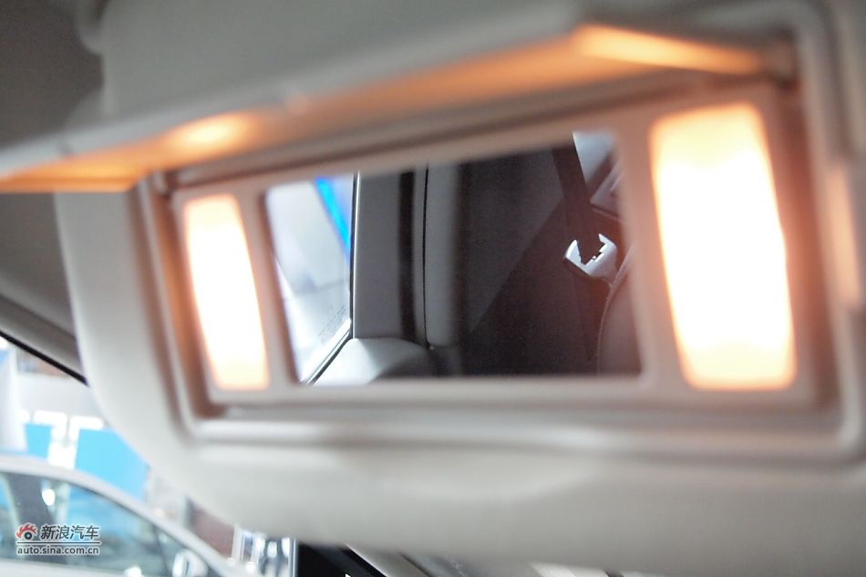 东风标致508 2.3L自动旗舰型