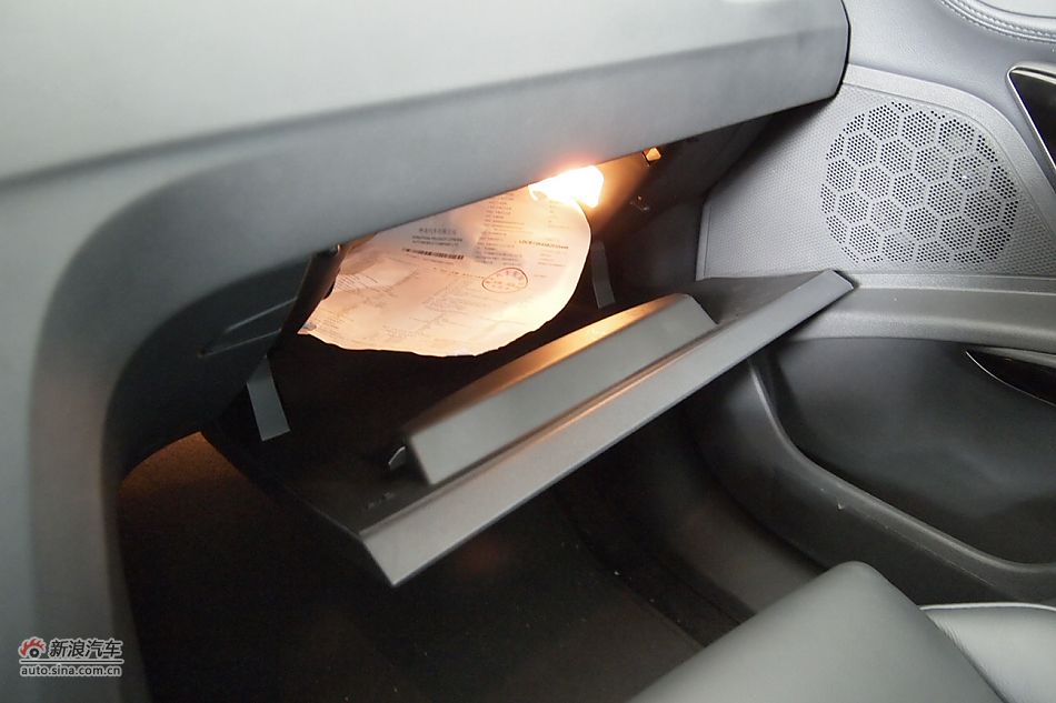 东风标致508 2.3L自动旗舰型