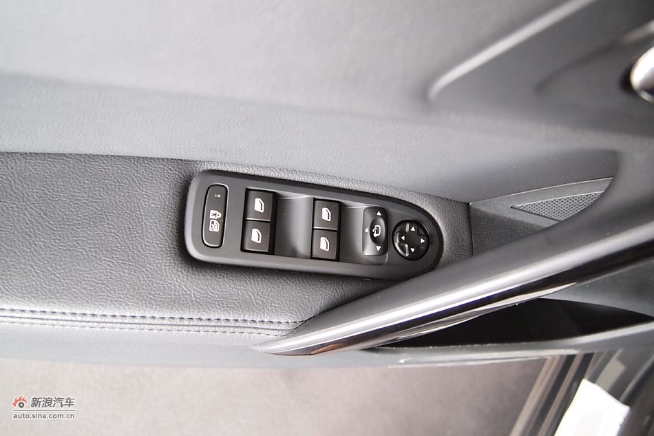 东风标致508 2.3L自动旗舰型