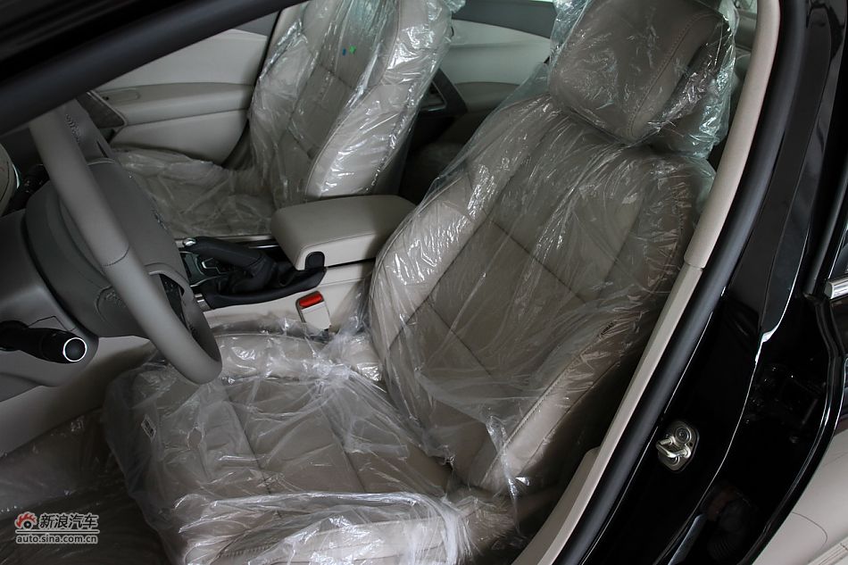 2011款标致508 2.3L自动豪华版