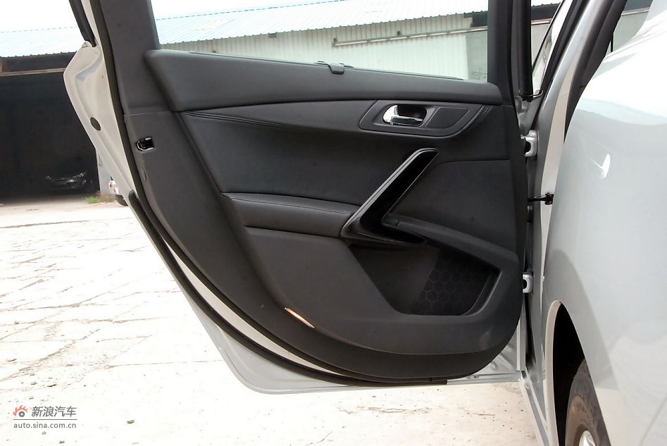 2011款标致508实拍