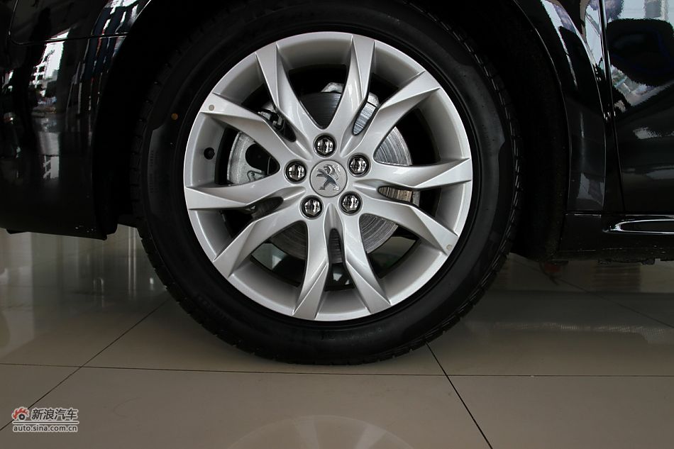 2011款标致508 2.3L自动豪华版