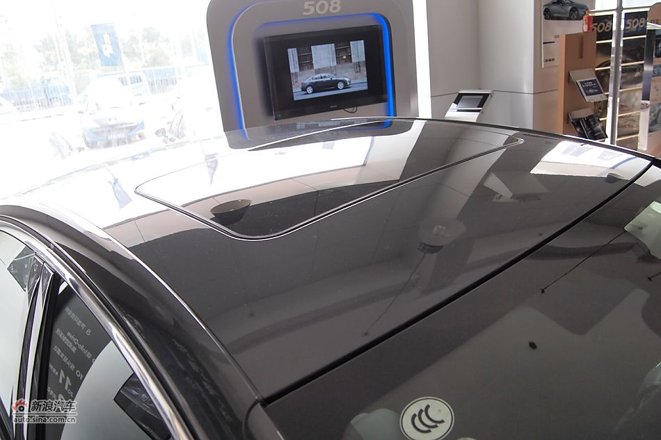 东风标致508 2.3L自动旗舰型