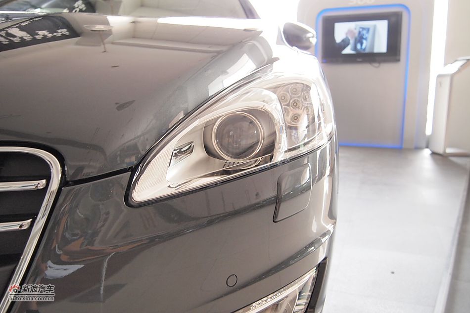 东风标致508 2.3L自动旗舰型